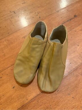 Girl’s Tan Jazz Shoes